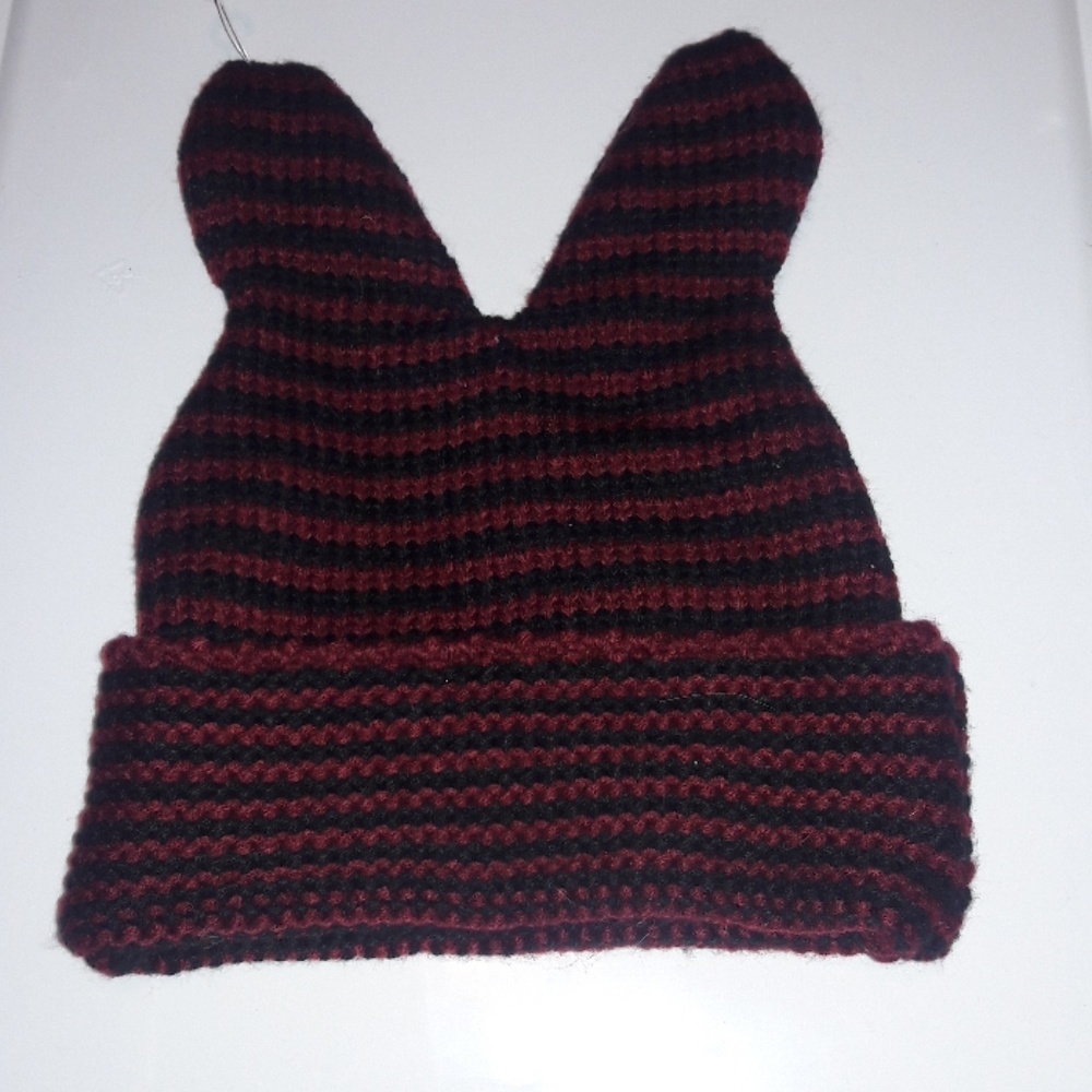 Black & Red Hat